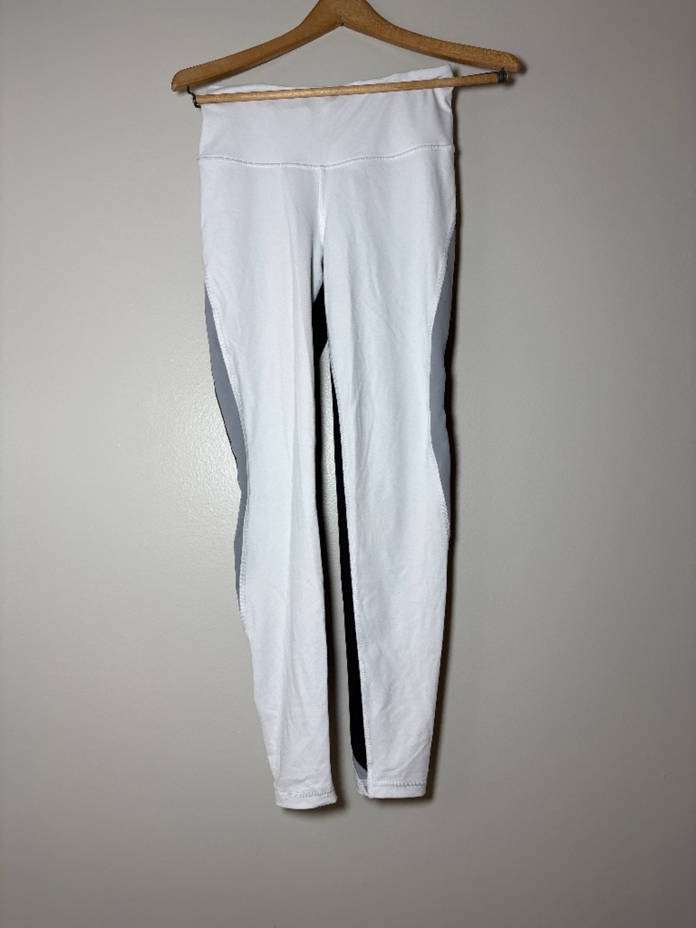 Victoria Sport Black/White/Gray leggins